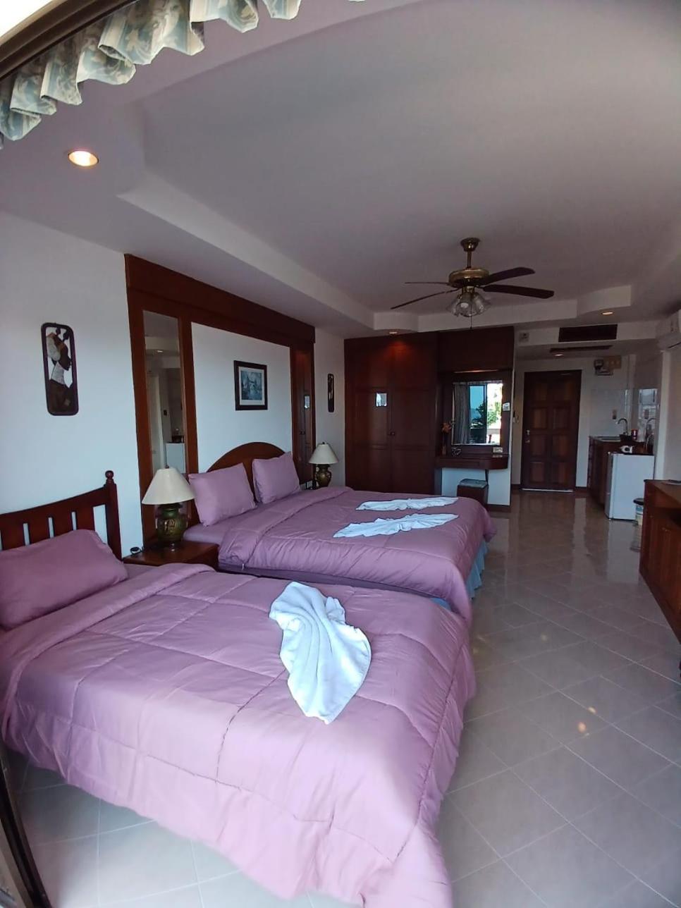 Aksarai Hotel Patong Luaran gambar