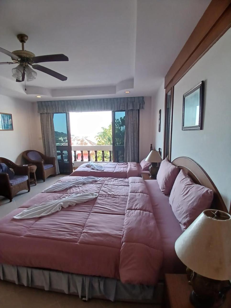 Aksarai Hotel Patong Luaran gambar