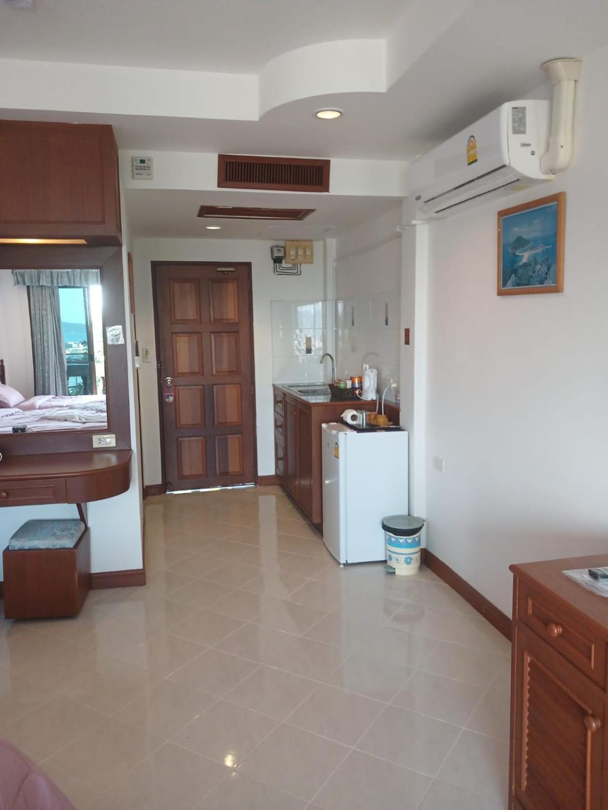 Aksarai Hotel Patong Luaran gambar