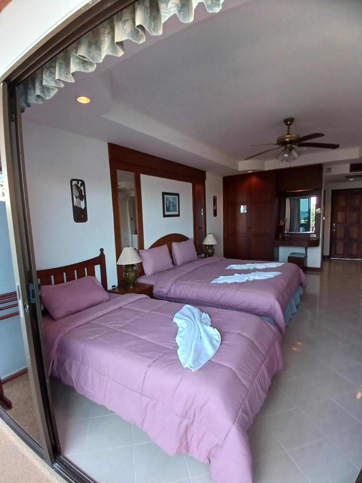Aksarai Hotel Patong Luaran gambar